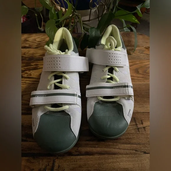 Reebok - Picture 2 of 4